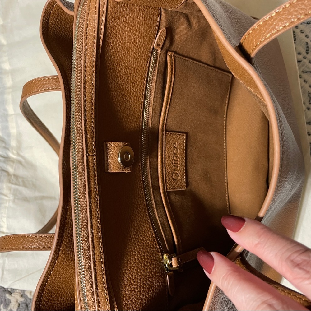 Quince Pebbled Leather Shoulder Tote Bag - Picture 6 of 9